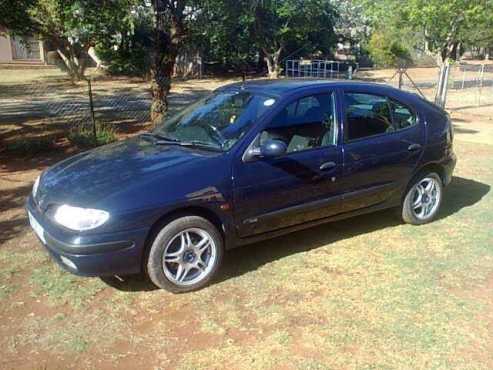 1999 renault megane 2.0rxe automatic. in daily use.