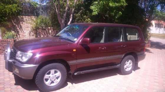 1999 Toyota Land Cruiser VX 100 SUV