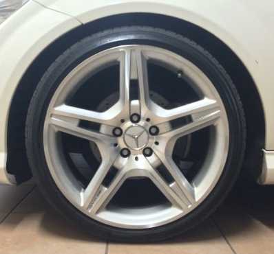 19inch 8.5J AMG Rims With Tyres