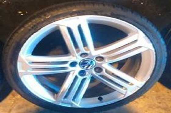 19quot ORIGINAL VW G7-R MAGS amp TYRES