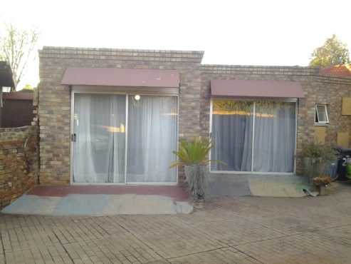 1Bedroom Flat Lyttelton Centurion Available end of Sept R5500 WL Inc