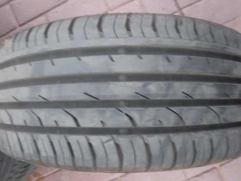 1xContinental ContiPremiumContact2 tyre 1955015,95 percent tread