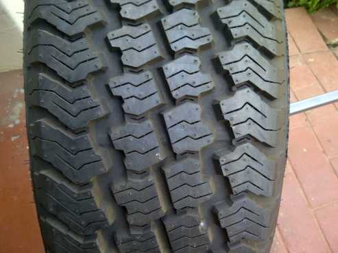 1xKumho Roadventure AT tyre 2656517,As new