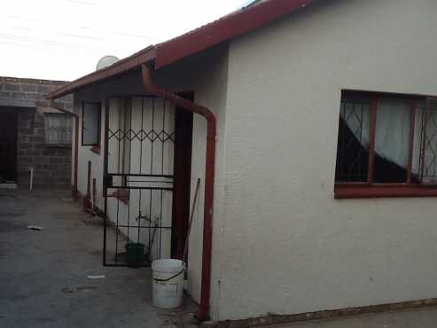 2 bed house for rent in rabie ridge for R4500