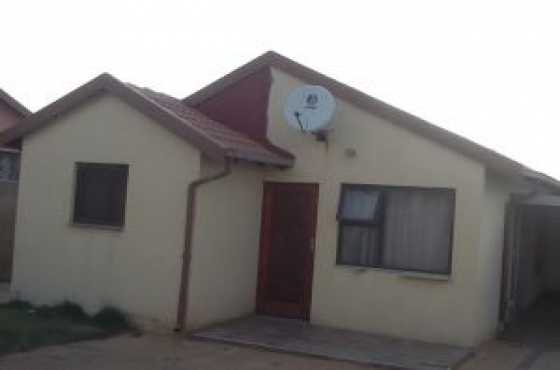 2 bed house for sale in klipfontein with garage