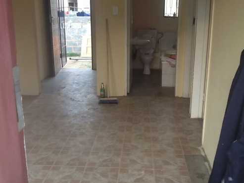 2 bed house to rent in ebony park for R4000