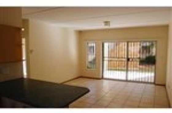 2 bed upstairs unit with balcony in Honeydew Ridge