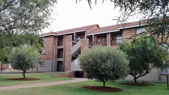 2 Bedroom, 2 Bathroom apartment to rent in Centurion, Heuwelsig (Villa Dorado)