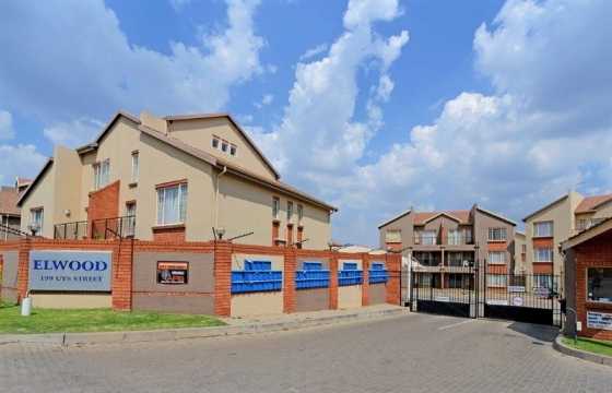 2 Bedroom, 2 bathroom townhouse for rent in Rynfield Benoni