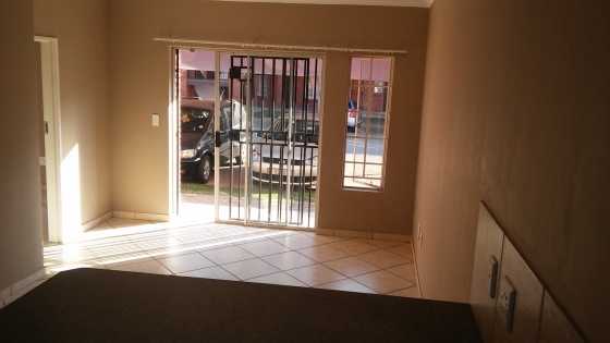 2 Bedroom apartment to let in PTA North, close to Rosslyn.