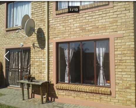 2 Bedroom Cosy Groundfloor Unit for Sale in Heuwelsig Estates , Centurion