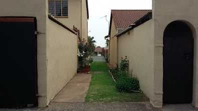 2 Bedroom Duplex for sale in Garsfontein