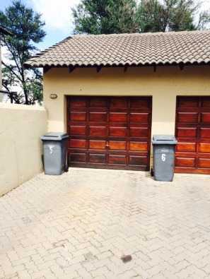 2 bedroom duplex in Garsfontein