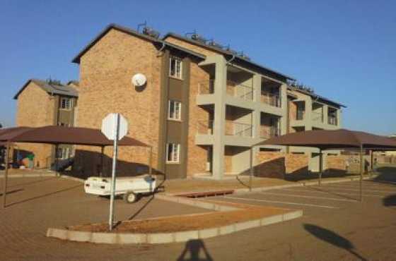 2 Bedroom flat in secure village, Centurion