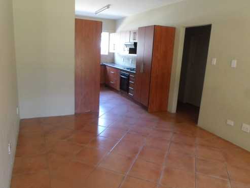 2 bedroom flat on 1st  floor  R 5000 pm