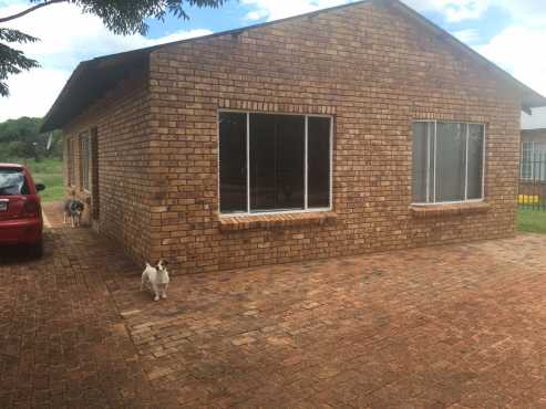 2 Bedroom flat to rent on a plot in Kameeldrift East