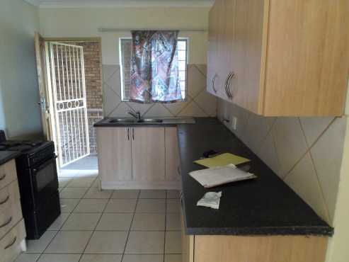 2  bedroom flat with 1 bathroom. Lights incl R 5 300