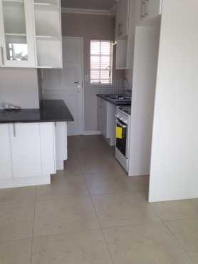 2 Bedroom flatlet in Constantia Park.