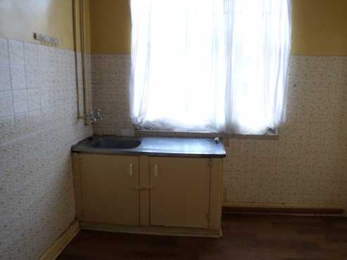 2 bedroom house Geduld very low priced.