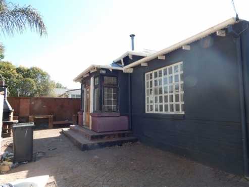 2 Bedroom House in Kensington R 1 200 000