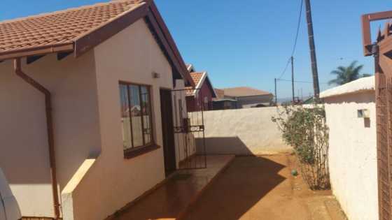 2 bedroom house on sale in Soshanguve Pretoria