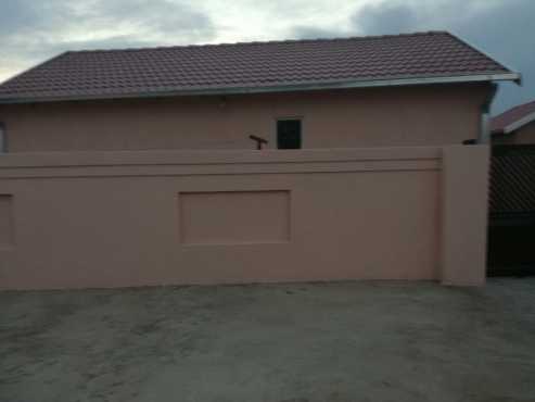 2 bedroom house to rent in Protea Ext31. R3500 pm. Close to Shoprite GlenRidge amp Public Transport.