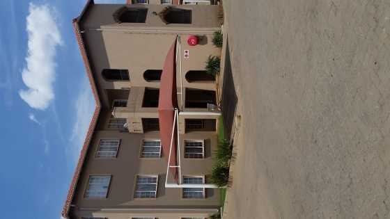 2 Bedroom Simplex for Sale in Castleview, Germiston