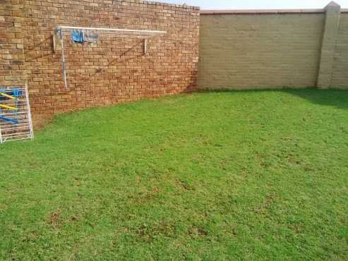 2 Bedroom standalone townhouse,lockup garage,CENTURION,near Forest Hill, Mall Reds and N14.