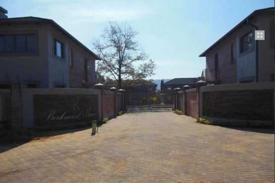 2 bedroom top unit in Daspoort