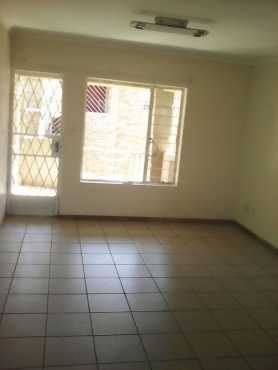 2 bedroom townhouse to rent in Pelican Lodge