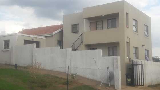 2 bedrooms  Bond with double store 8 rooms