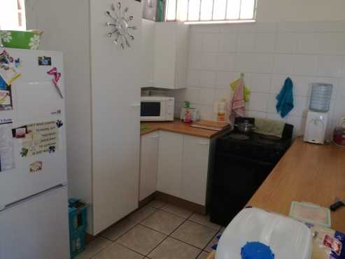 2 BEDROOOM FREE STANDING UNIT FOR RENT R6500 WATER AND LIGHTS INCLUDED