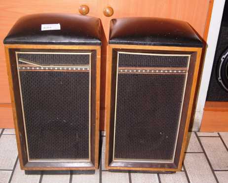 2 Brown Speakers S020857C Rosettenvillepawnshop