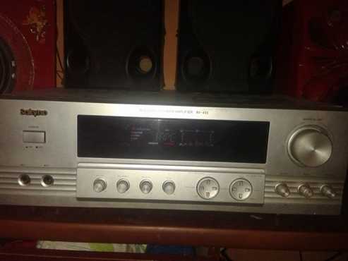 2 channel amp en vier speakers