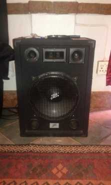 2   DJ  15Z Speakers with Jebson 14 channel Mixer