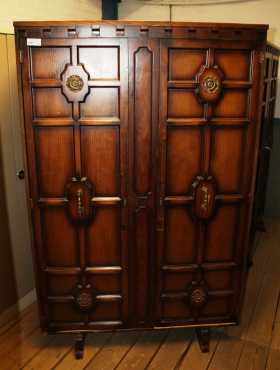 2 Door Wardrobe S022191A Rosettenvillepawnshop