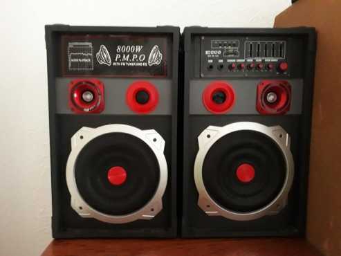 2 Ecco speakers with build in amp for sale