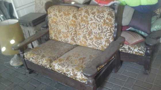 2 emboya banke,2 seater en n 3 seater