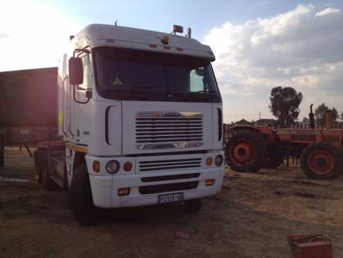 2 Freightliner argosy with 2 side tippers