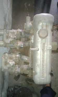 2 lt Engine and gearbox datsun  nissan with side drafts, branch and button clutch. Good condition.