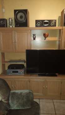 2 Piece Wall Unit