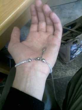 2 pragtige. Armbandjies te koop