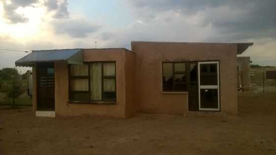 2 ROOM HOUSE WITH WATER AND ELECTRICITY MABOPANE