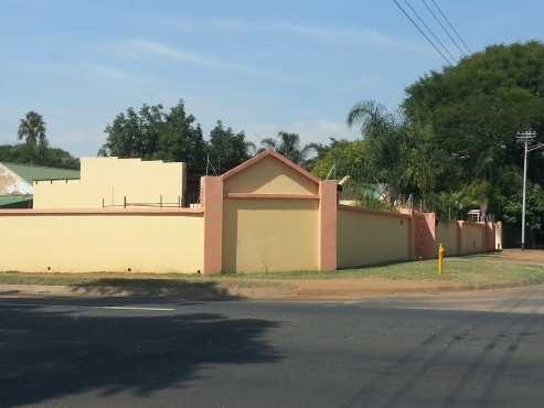 2 Slaapkamer tuin woonstel te huur in Pretoria-Noord, Pres Steyn str 5891