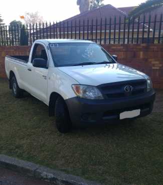 2 Toyota Hilux D4D available to choose from