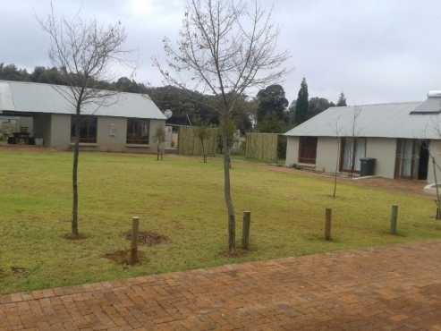 2 x Bachelor Units available op plot in Pretoria East