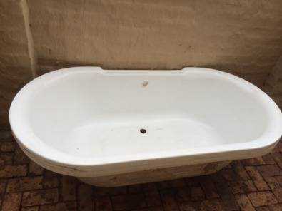 2 X BATHS FOR SALE