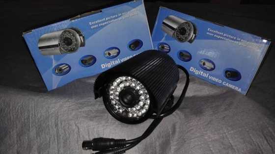 2 x IR CCD Colour Digital Video Cameras