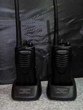 2 x Kenwood TK-2207 16 channel. VHF 136 - 174 Mhz