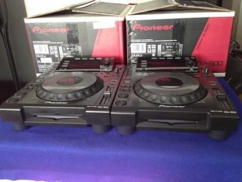 2 x Pioneer CDJ-900 CDMP3USB Player